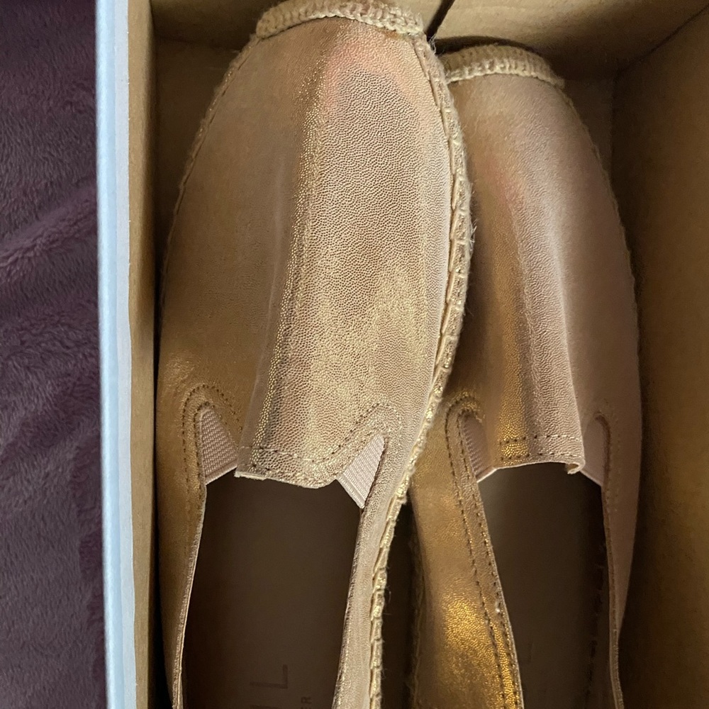 Naturalizer metallic gold leather espadrilles